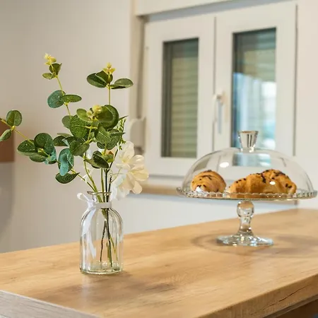 Veliki Dvoetazni S Parkingom Διαμέρισμα