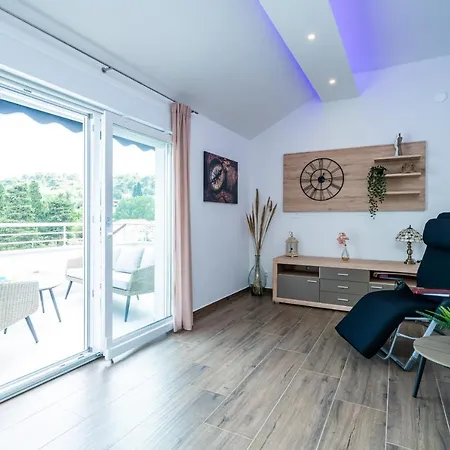 Veliki Dvoetazni S Parkingom Apartmán Dubrovník