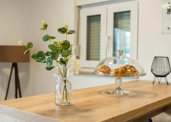 Veliki Dvoetazni S Parkingom Appartement